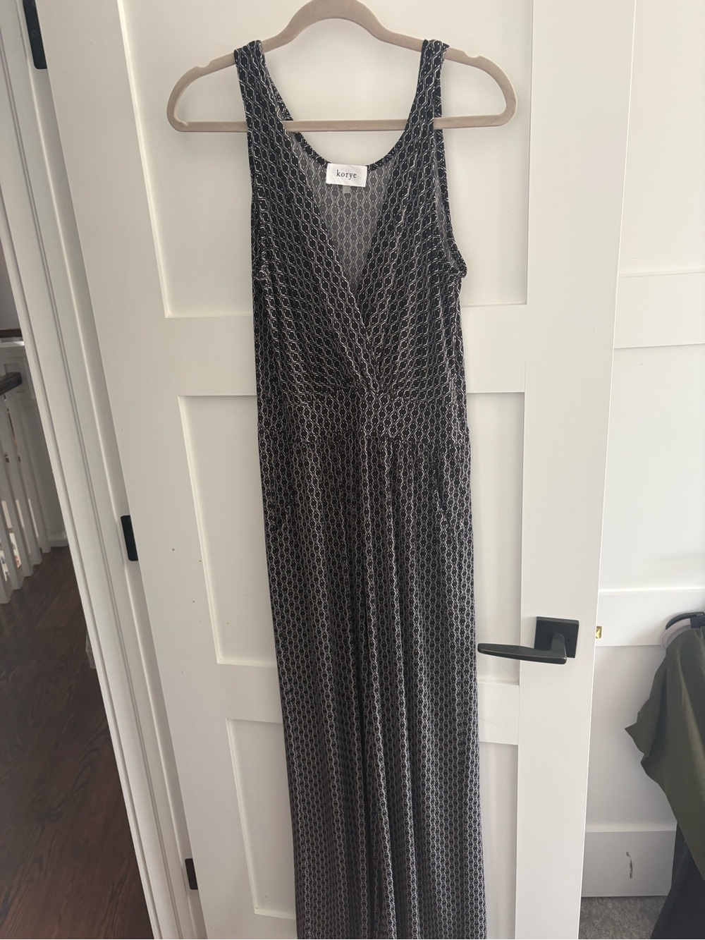 Korye Black & White Patterned Sleeveless Jumpsuit